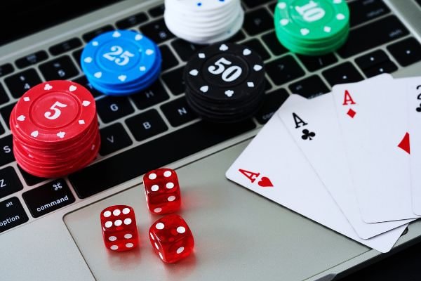 Program loyalitas edwinslot menampilkan tingkatan keanggotaan dan reward untuk pemain pasar 1X2